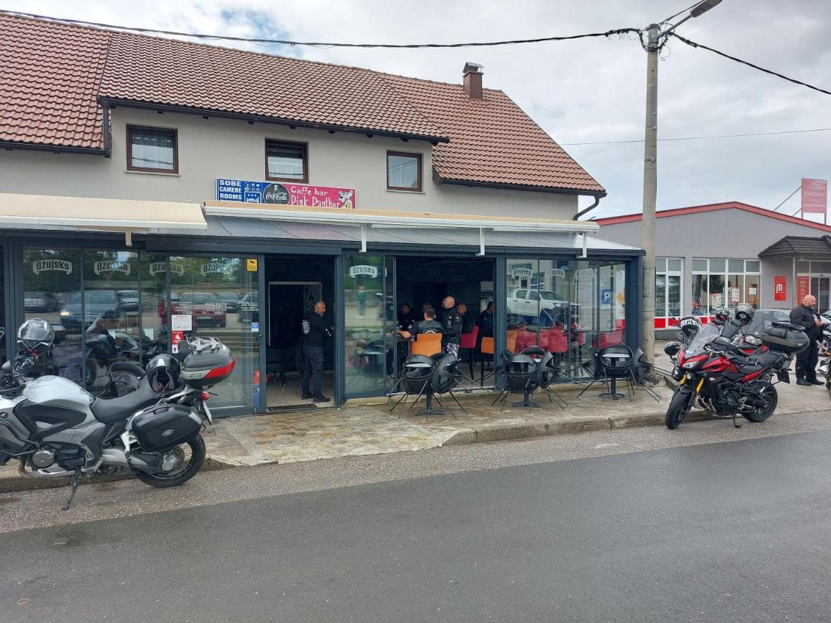 Guesthouse Pink Panther Udbina Kültér fotó